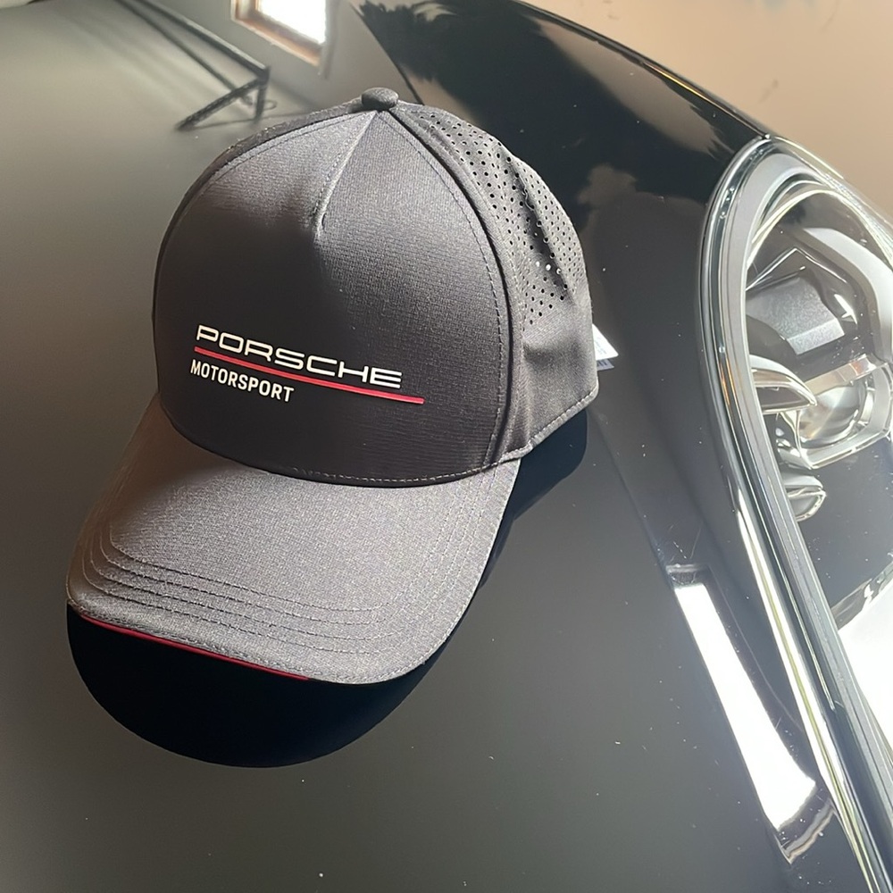 NEW:Porsche black 🧢 hat/ cap